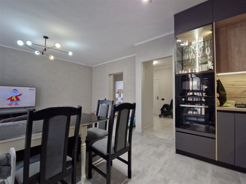 3-к квартира, 11/19 эт., 77м²